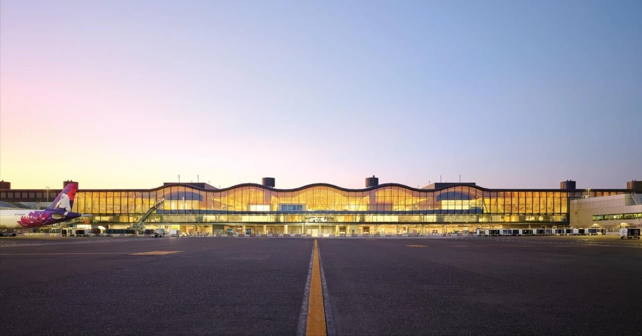 PDX(ポートランド国際空港): 自然との共生を志向した、木々に囲まれたターミナル